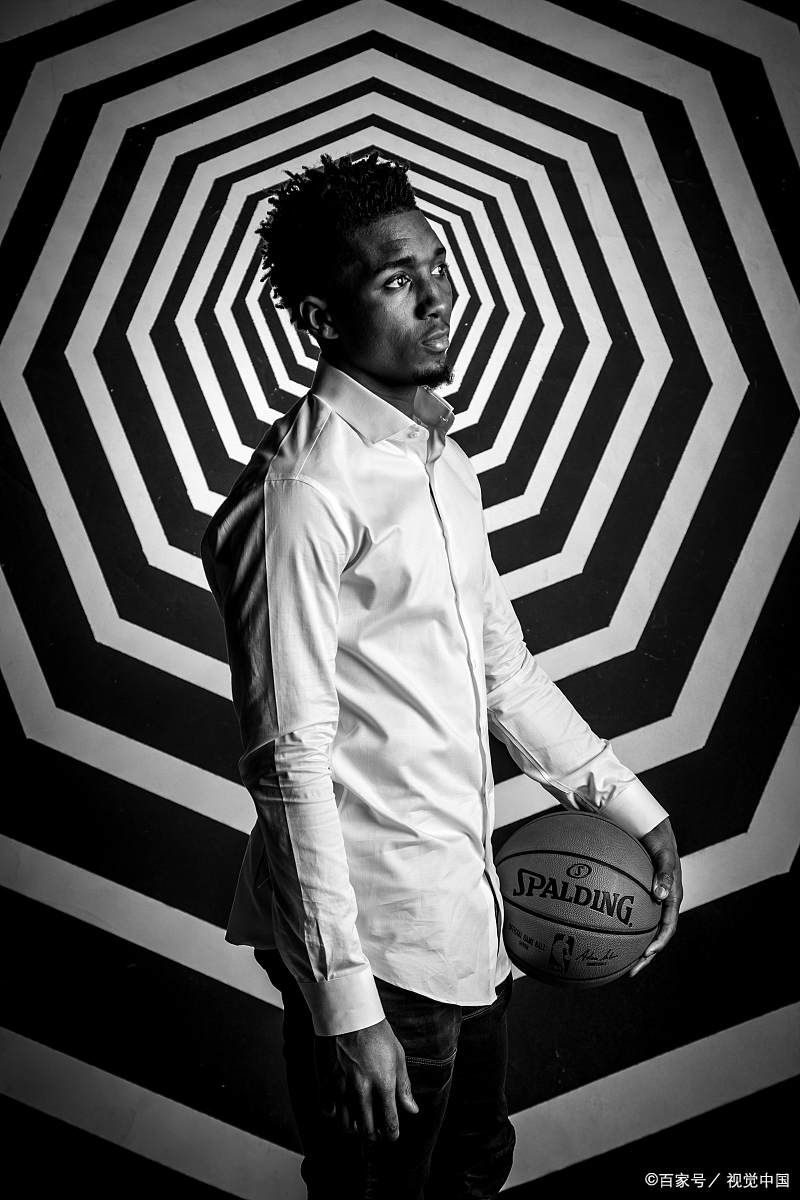 关于篮球明星飒爽亮相国际赛场，实力无人能敌的信息